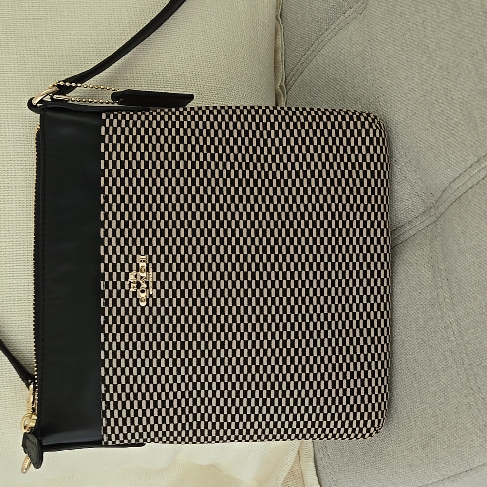 Like New - Coach Crossbody